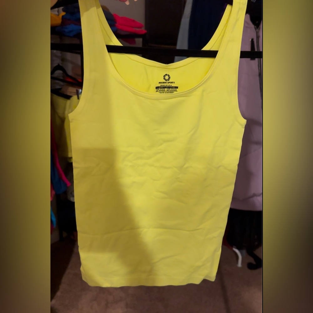 New Women’s Nikibiki Sports Tank Top M/L